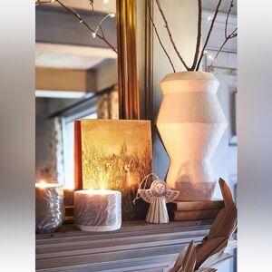 Anthropologie Scented Candle Winter White 10.4 Oz /295 G Ceramic Candle NEW